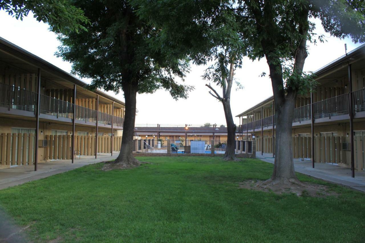 Menifee Inn Exteriör bild